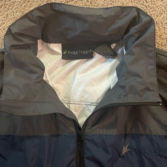 Frogtoggs Navy and Grey Rain Jacket- Size XL/XXL - Picture 4 of 6